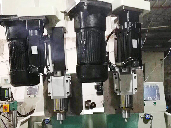 鉆孔機怎么安裝？玻璃鉆孔機爆孔裂孔原因是什么？