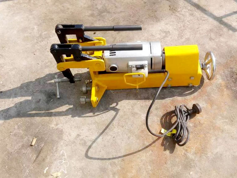 內(nèi)燃鋼軌鉆孔機(jī)怎么操作使用？